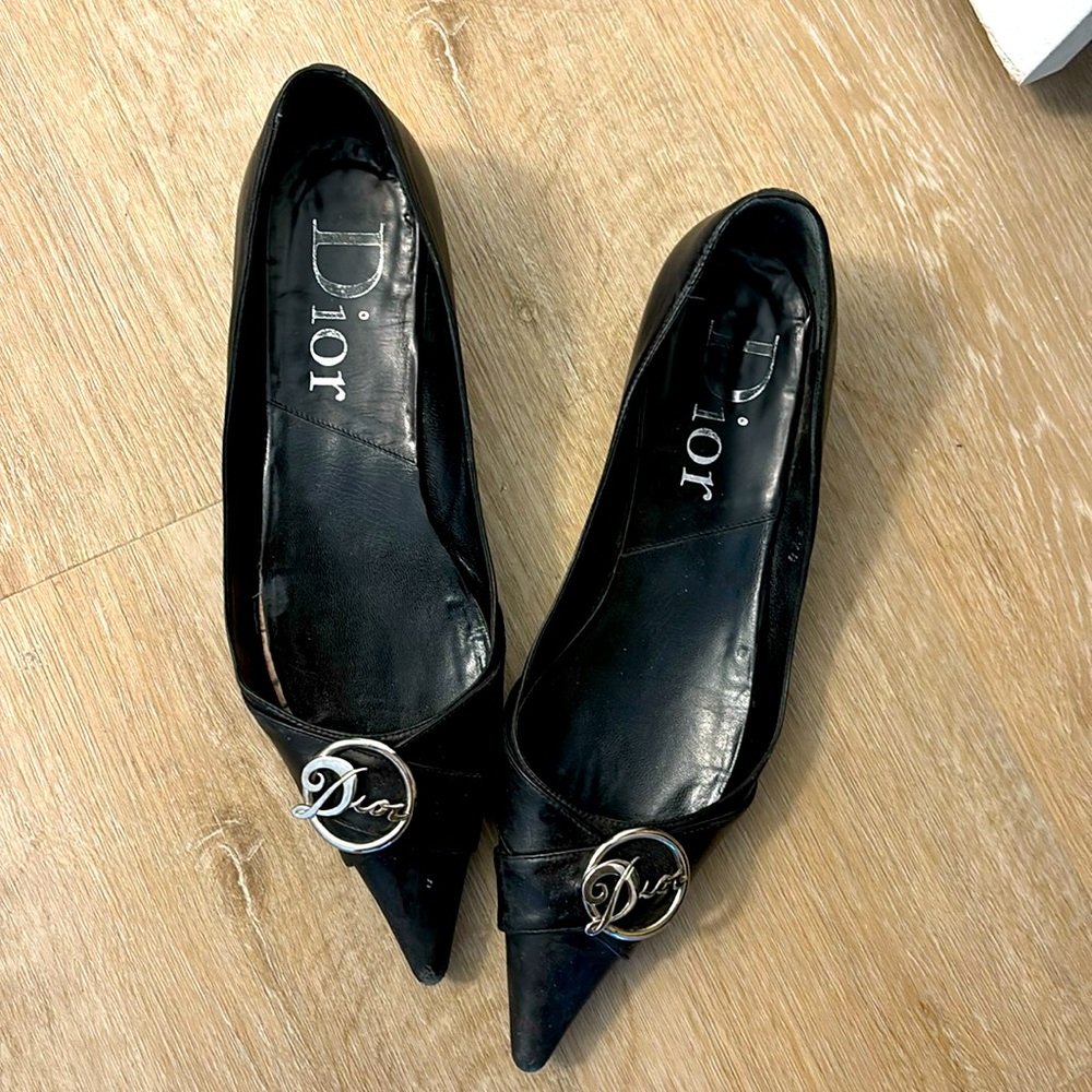 Black Dior point flats!